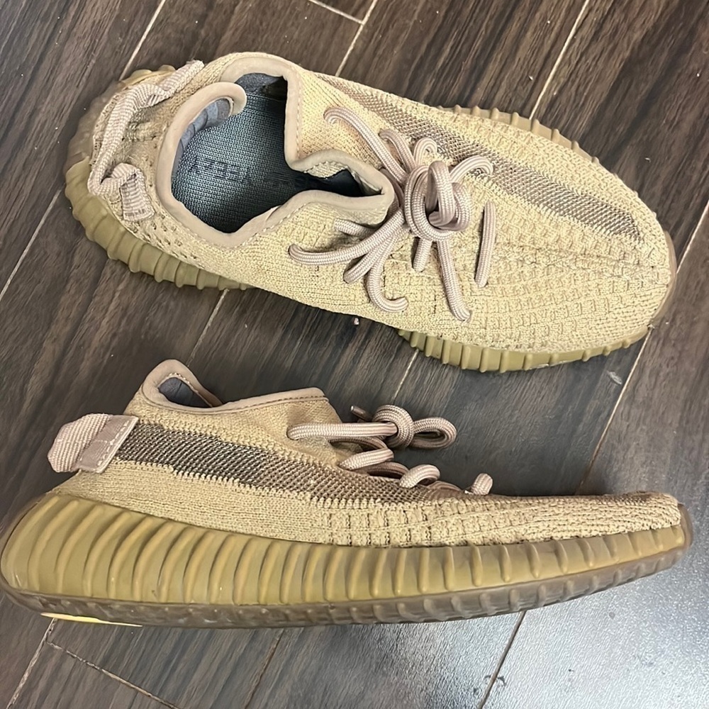 Adidas Yeezy Boost 350 V2 Earth Size 4.5 *Rare*